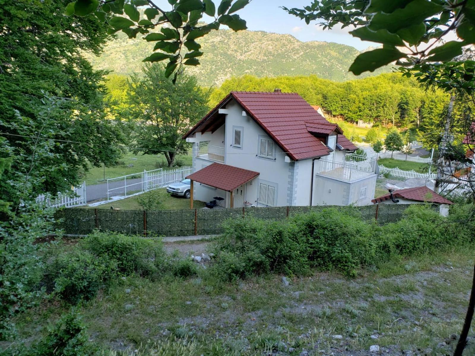 86 Villa Razëm