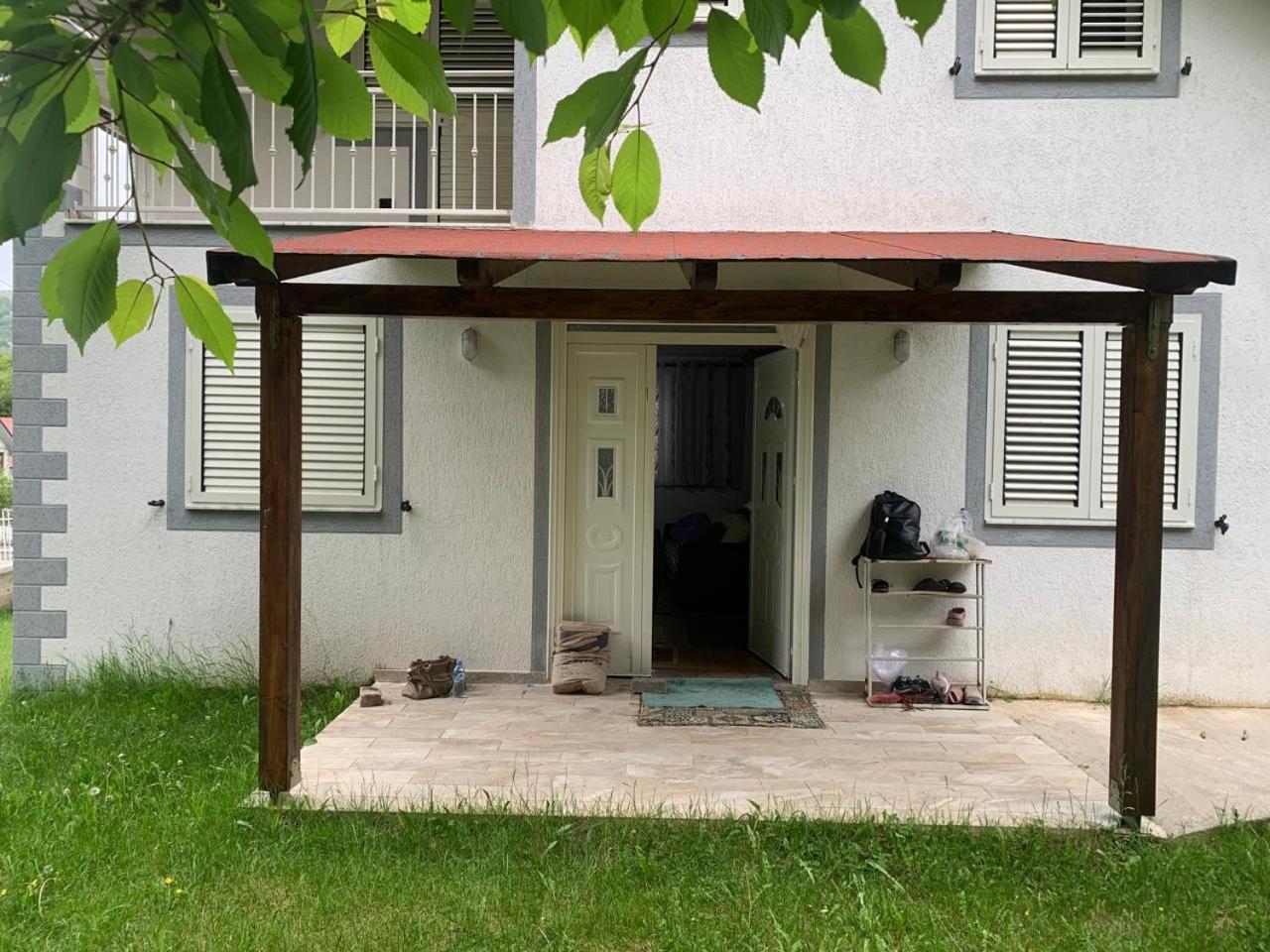 Villa 86 Razëm